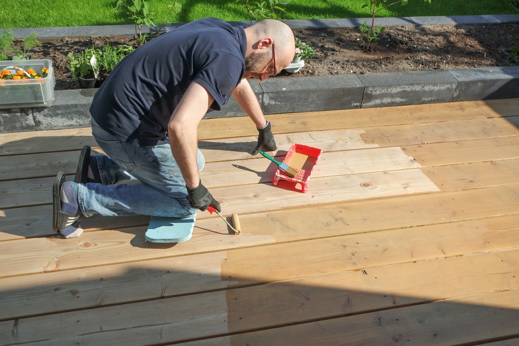 Best Paint Types for Wood Decks